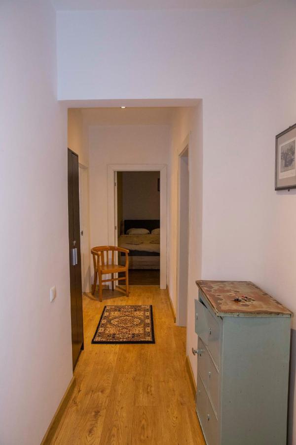 3-bedroom - Urban Art Gallery - Free Parking! Sofia