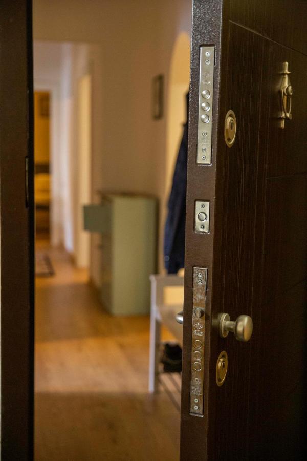 3-bedroom - Urban Art Gallery - Free Parking!