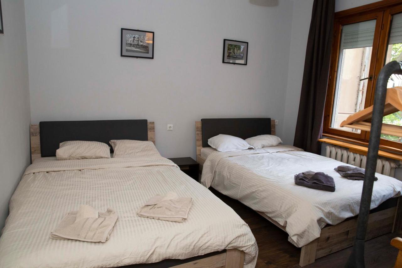 3-bedroom - Urban Art Gallery - Free Parking!